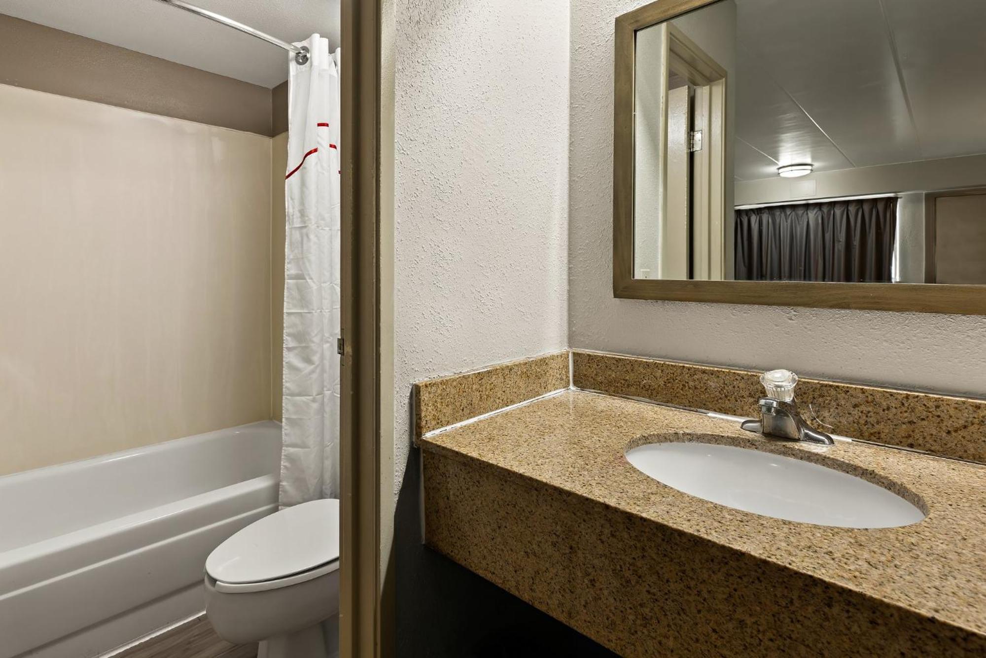 Red Roof Inn Cleveland - Independence Eksteriør billede