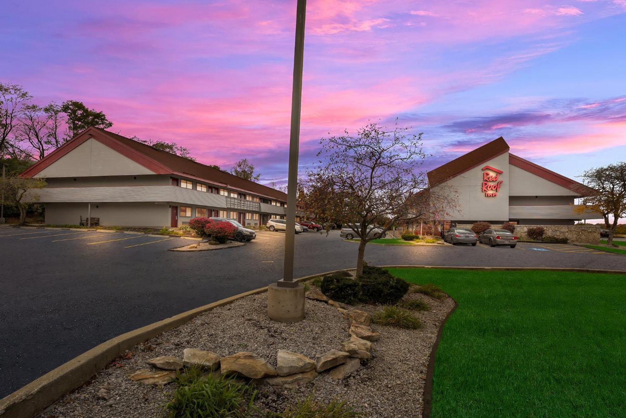 Red Roof Inn Cleveland - Independence Eksteriør billede